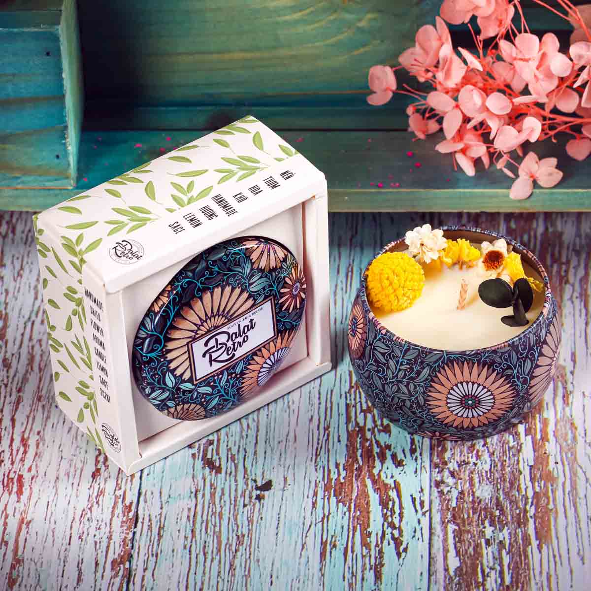 Nến thơm hộp thiết hoa văn: Chanh & xô thơm Lemon & sage