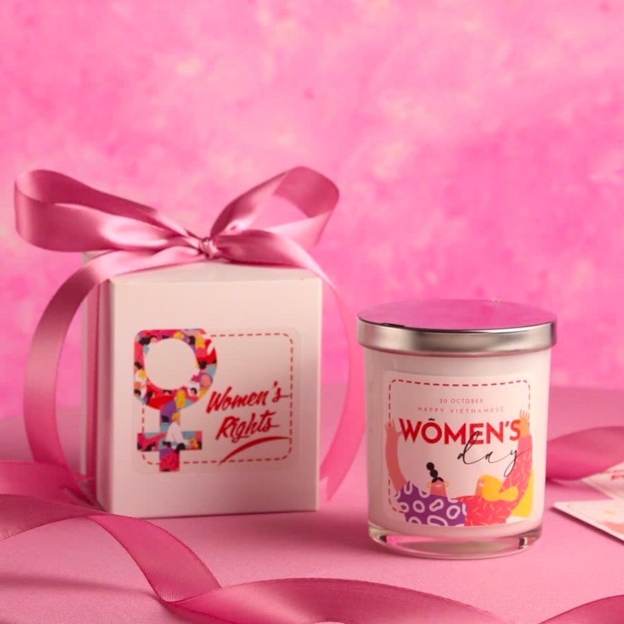 Hộp Quà Nến Thơm Kèm Sticker "Women's Right", Vinh Danh Vẻ Đẹp Và Sức Mạnh Của Phái Đẹp, Nến Thơm Handmade, Hương Thơm Tự Nhiên, Quà Tặng Cho Nữ, Quà Tặng 20/10