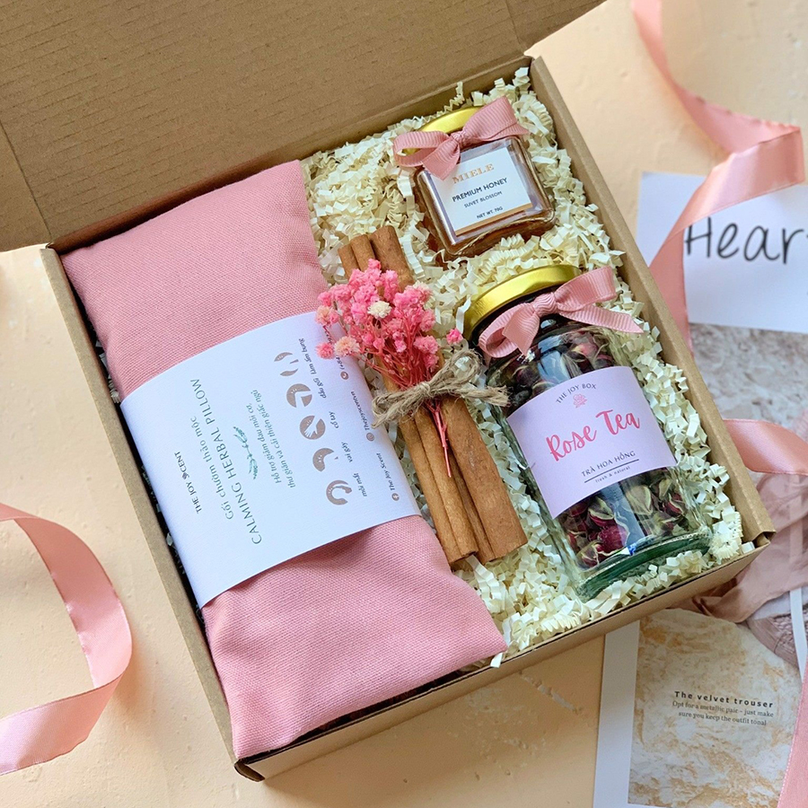 Wholesome Blossom, Quà Tặng Cho Người Phụ Nữ Yêu Thương, Quà Tặng Sang Trọng, Quà Cho Mẹ, Quà Cho Vợ, Quà Tặng Sức Khỏe Cho Phụ Nữ, Hĩa, Gối Chườm Thảo Mộc, Trà Hoa Hồng, Mật Ong Hoa Sú